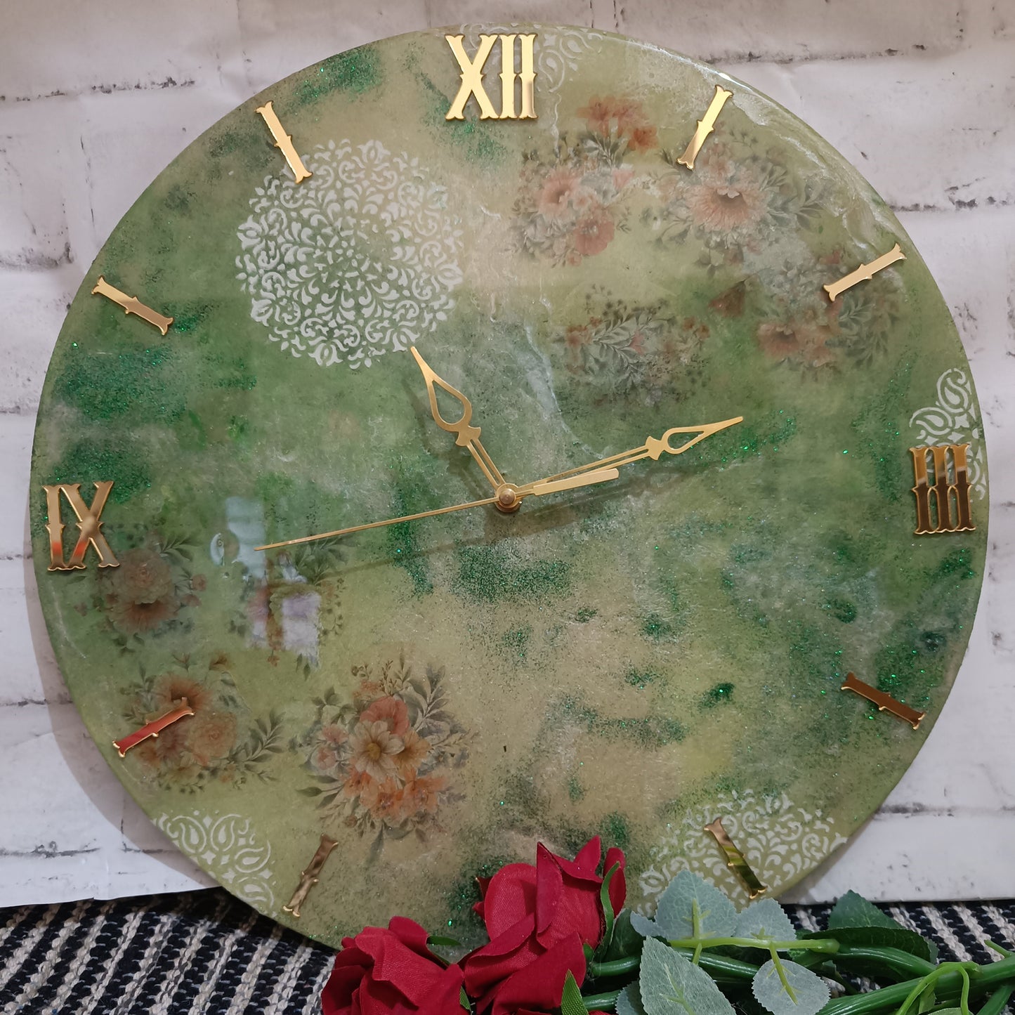 Ultimate Green Decorative Epoxy Resin Wall Clock