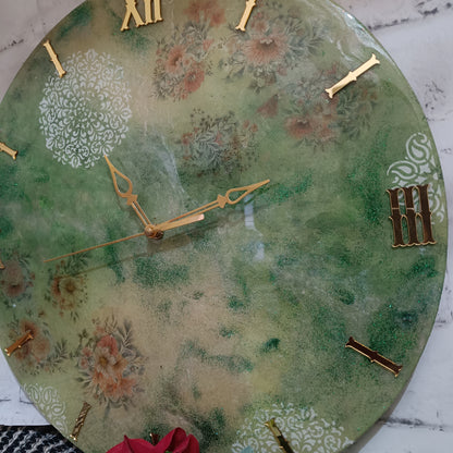 Ultimate Green Decorative Epoxy Resin Wall Clock