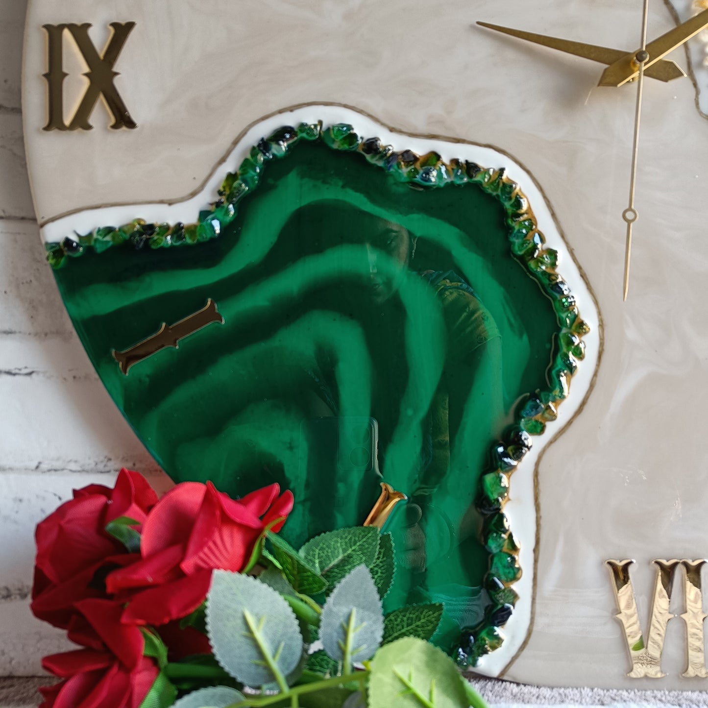 White Beauty Waves Epoxy Resin Wall Clock