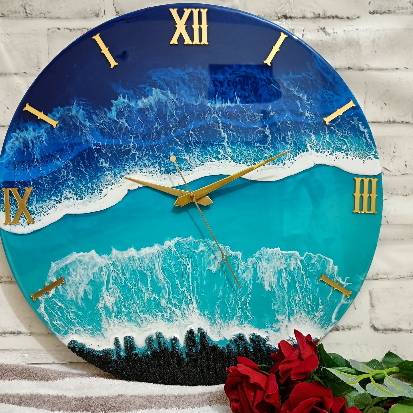 Attractive Light Epoxy Resin Wall Clock