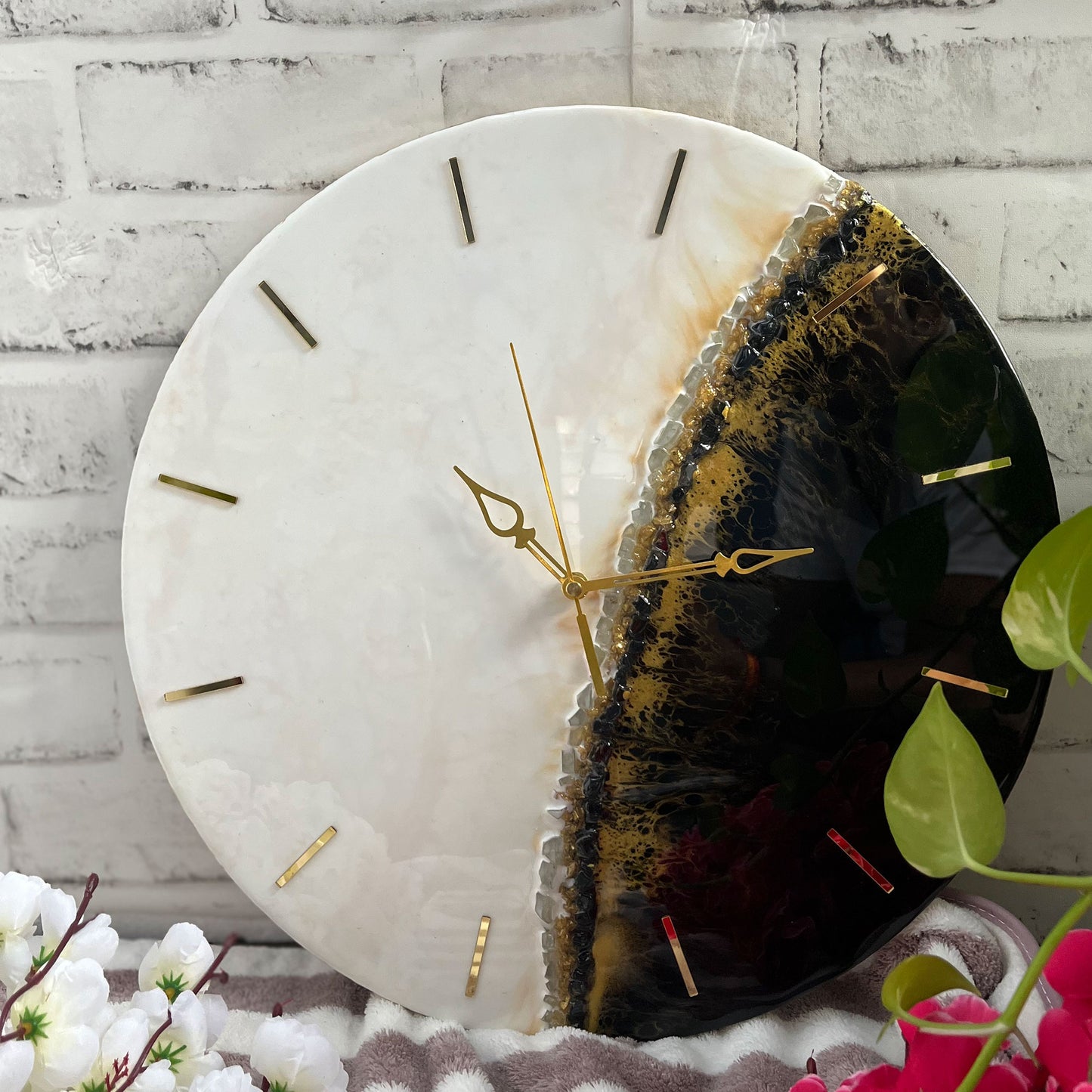 Blacky White Epoxy Resin Wall Clock