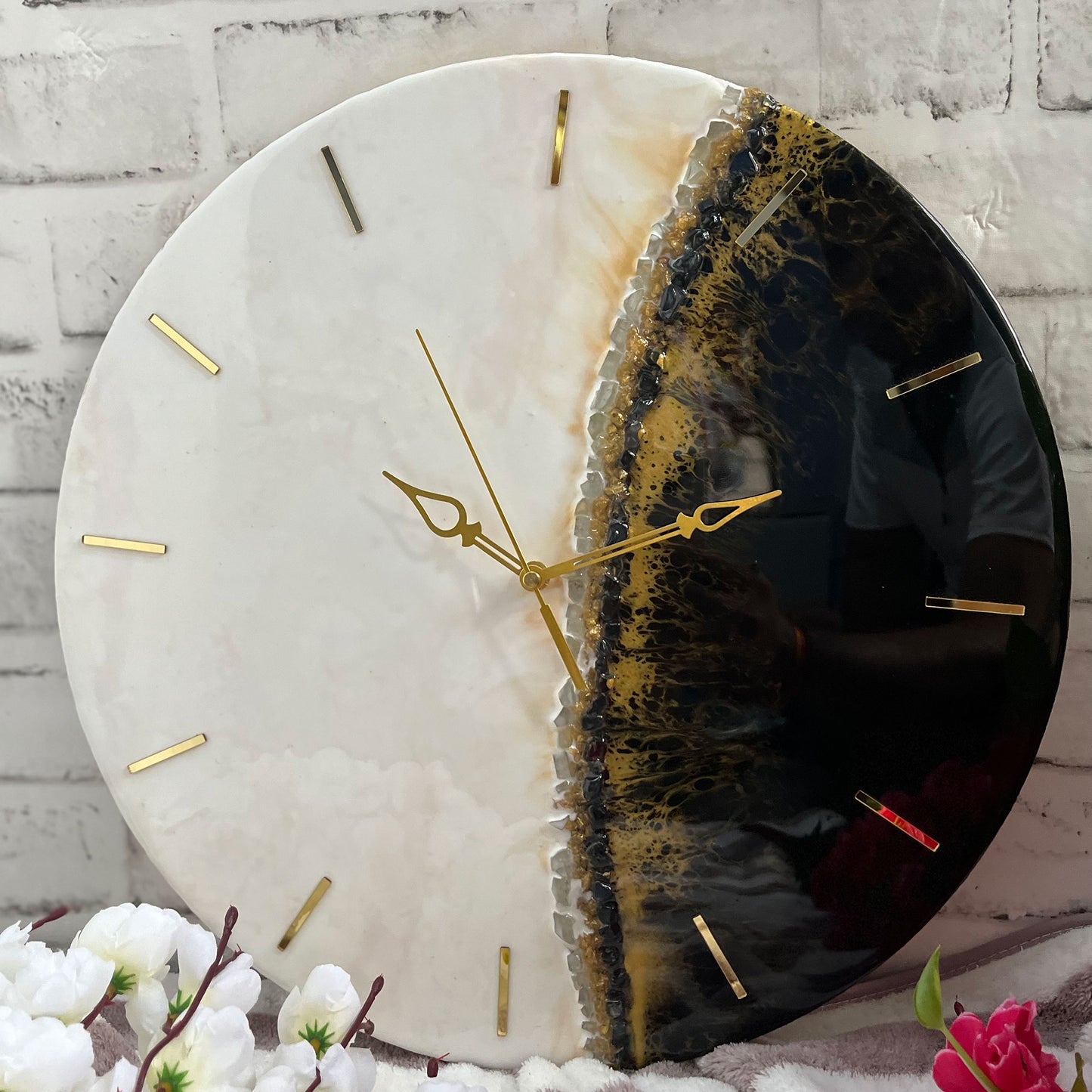 Blacky White Epoxy Resin Wall Clock