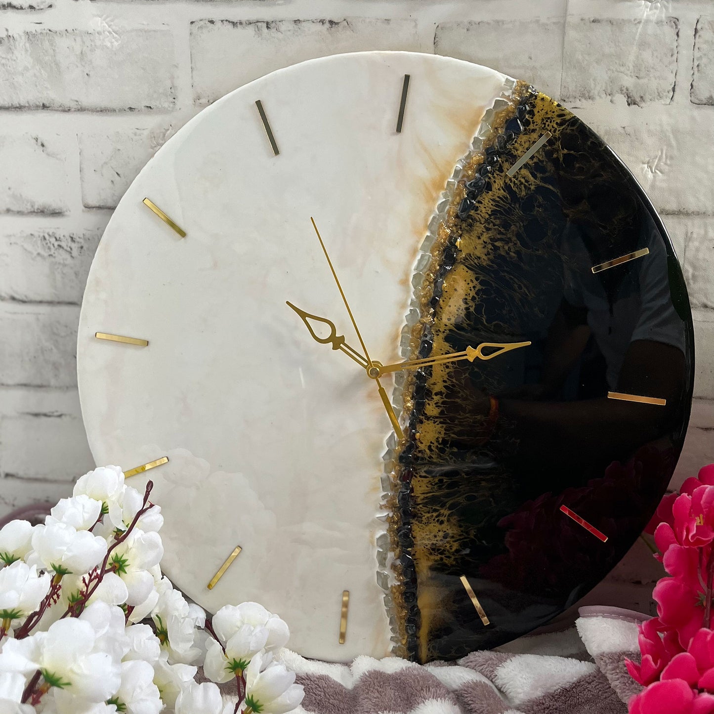 Blacky White Epoxy Resin Wall Clock