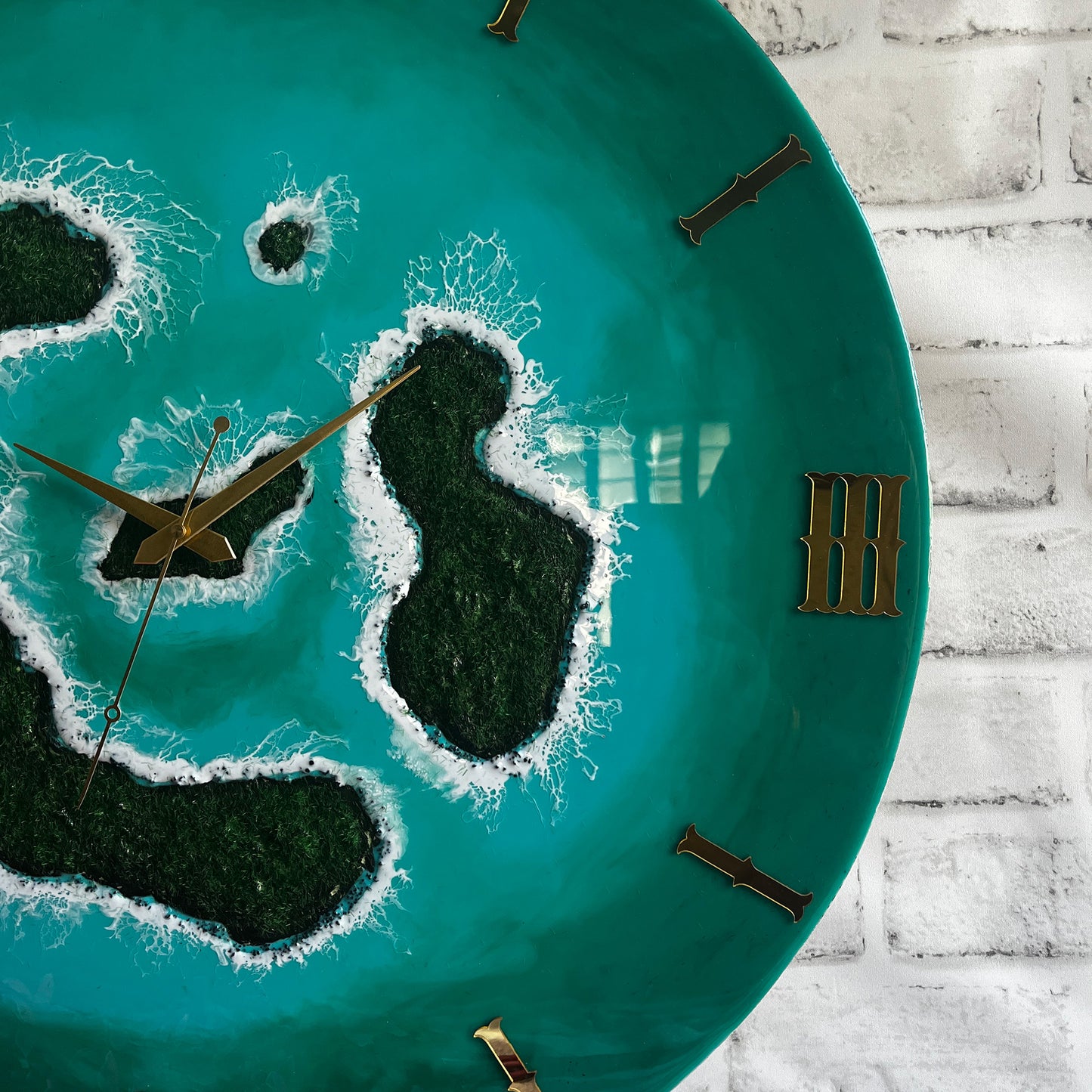 Green Island Epoxy Resin Wall Clock